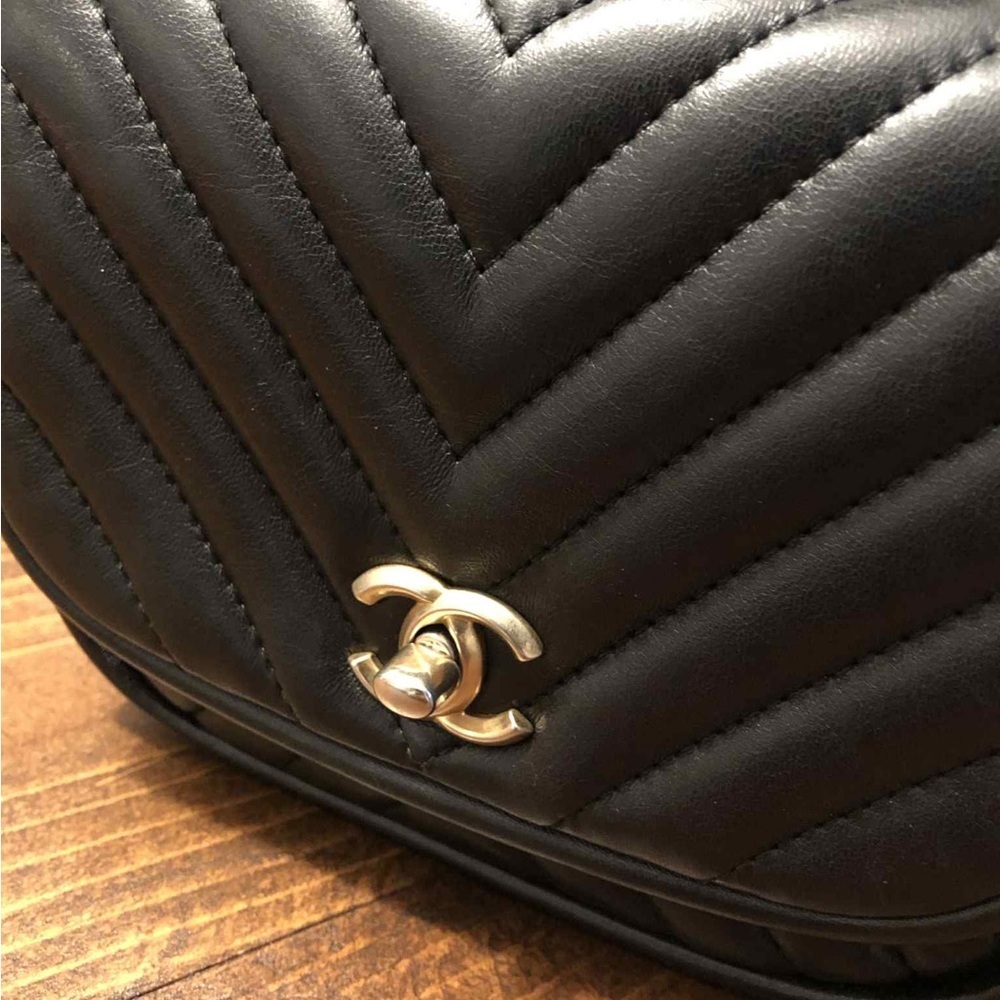 Chanel Black Quilted Mini Calfskin Leather Handbag - Picture 3 of 16